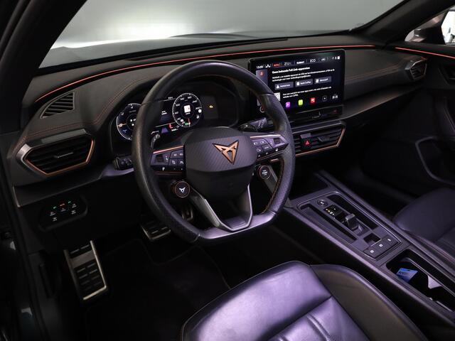 Cupra Formentor 1.4 e-Hybrid VZ Performance 245 pk Automaat | Navigatie | Panoramadak | Parkeersensoren (Park assist) | Achteruitrijcamera | Lederen bekleding | Elektr. bestuurdersstoel met geheugen |