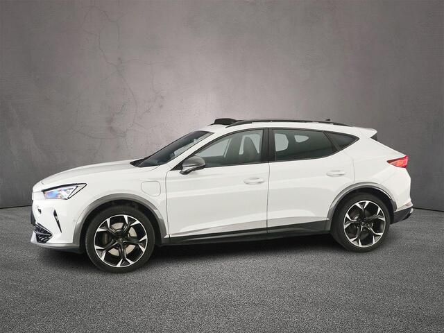 Cupra Formentor 1.4 e-Hybrid VZ Performance 245pk DSG Automaat, Trekhaak, Panoramadak, Matrix LED koplampen, Lederen bekleding, 360 camera, Stoelverwarming, Stuurverwarming, Parkeersensoren, Navigatie, App-connect