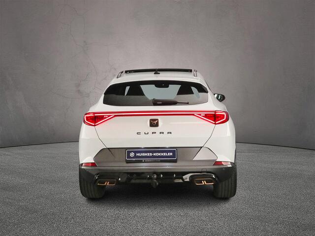 Cupra Formentor 1.4 e-Hybrid VZ Performance 245pk DSG Automaat, Trekhaak, Panoramadak, Matrix LED koplampen, Lederen bekleding, 360 camera, Stoelverwarming, Stuurverwarming, Parkeersensoren, Navigatie, App-connect
