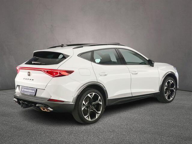 Cupra Formentor 1.4 e-Hybrid VZ Performance 245pk DSG Automaat, Trekhaak, Panoramadak, Matrix LED koplampen, Lederen bekleding, 360 camera, Stoelverwarming, Stuurverwarming, Parkeersensoren, Navigatie, App-connect