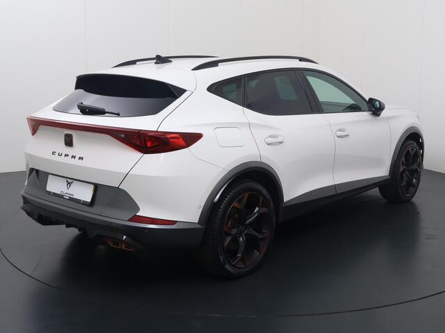 Cupra Formentor 1.4 e-Hybrid VZ Copper Edition | 245 PK | SoH % | Adaptive Cruise Control | 360 graden camera | Dodehoek detectie | Keyless Entry | LED verlichting | Draadloze telefoonlader | Elektrische achterklep | Navigatiesysteem | Stuur- & Stoelverwarming |