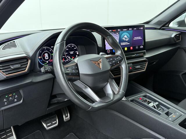 Cupra Formentor 1.4 e-Hybrid VZ Copper Edition | 245 PK | SoH % | Adaptive Cruise Control | 360 graden camera | Dodehoek detectie | Keyless Entry | LED verlichting | Draadloze telefoonlader | Elektrische achterklep | Navigatiesysteem | Stuur- & Stoelverwarming |