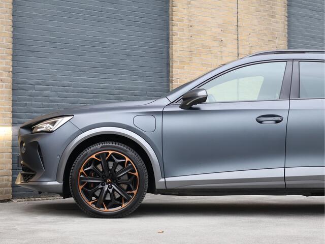 Cupra Formentor 1.4 e-Hybrid VZ Copper edition | Full option | Pano | Matrix | Rondomzicht | Sport stoelen |
