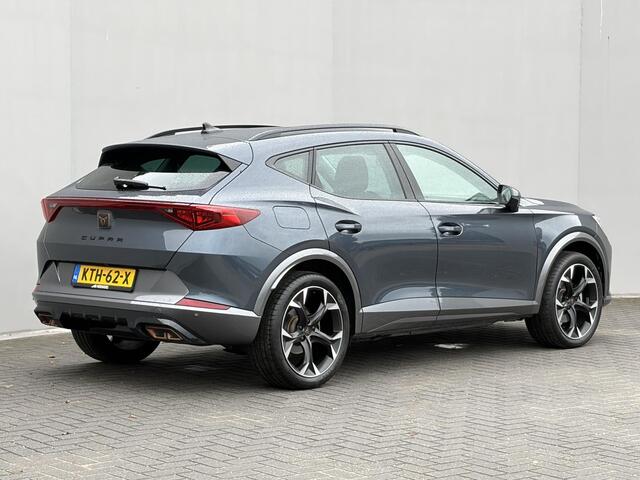 Cupra Formentor 1.4 e-Hybrid / PHEV / 19" Velgen / 3 fasen Laden / Camera / Apple Carplay / Android Auto / Rijassistent Pakket / 1500 kg Trekgewicht / Keyless Entry & Start / Parkeersensoren Voor & Achter / Adaptieve Cruise Control / Navigatie /