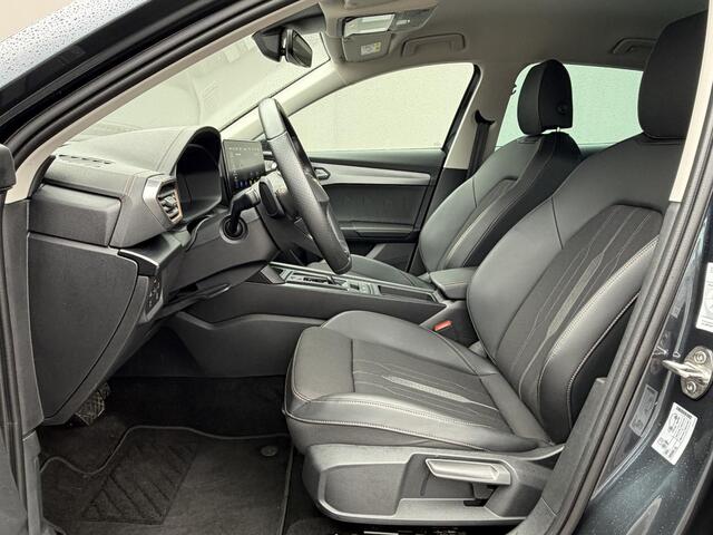 Cupra Formentor 1.4 e-Hybrid / PHEV / 19" Velgen / 3 fasen Laden / Camera / Apple Carplay / Android Auto / Rijassistent Pakket / 1500 kg Trekgewicht / Keyless Entry & Start / Parkeersensoren Voor & Achter / Adaptieve Cruise Control / Navigatie /