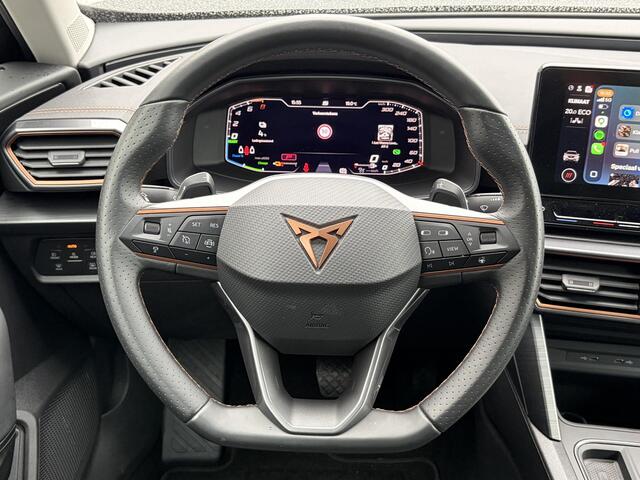 Cupra Formentor 1.4 e-Hybrid / PHEV / 19" Velgen / 3 fasen Laden / Camera / Apple Carplay / Android Auto / Rijassistent Pakket / 1500 kg Trekgewicht / Keyless Entry & Start / Parkeersensoren Voor & Achter / Adaptieve Cruise Control / Navigatie /
