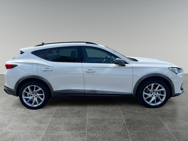Cupra Formentor 1.4 204pk e-Hybrid Business Verwarmbaar stuurwiel | Parkeersensoren achter | Keyless entry & go