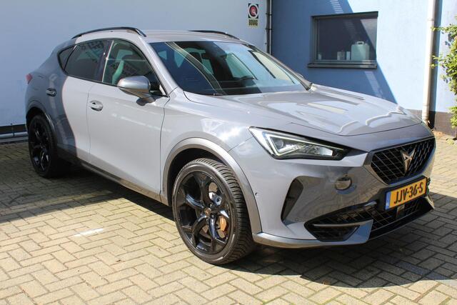 Cupra Formentor 2.0 TSI 4DRIVE 310pk | Incl. 12 maanden Garantie | Uitlaatkleppensysteem | Beats by Dre Audiosysteem | Elektrisch verstelbare stoel met memory | Stoel/stuurverwarming | Adaptive cruise controle | Keyless entry/start | Apple CarPlay/Android Auto | Achteruitrijcamera | Draadloze telefoonlader | Climate controle | Schakelflippers aan stuurwiel |