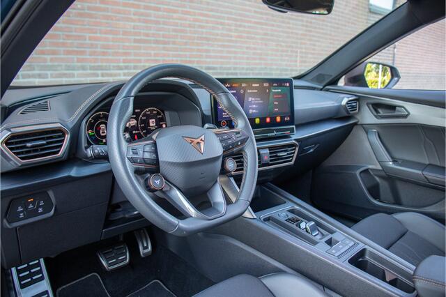 Cupra Formentor 1.4 e-Hybrid 245pk VZ, Stoel & Stuurverwarming, Navigatie, Camera, Full LED, Adaptive Cruise, DAB+