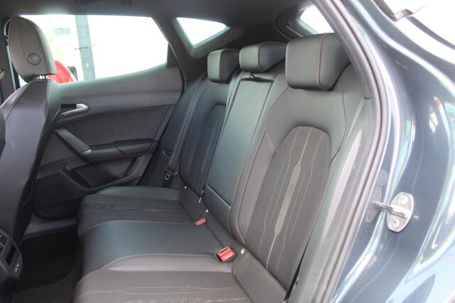 Cupra Formentor 1.4 TSI e-Hybrid Essential Apple Carplay/Android Auto l Voorstoelen verwarmd l Keyless entry / start l stuur verwarmd