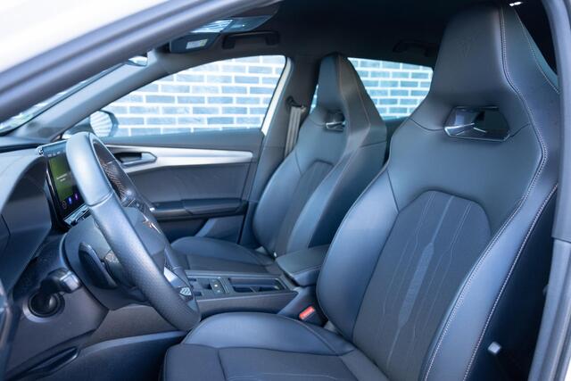 Cupra Formentor 1.4 e-Hybrid VZ Copper Edition | Achteruitrijcamera | Parkeersensoren | Keyless Entry | Elektrische Achterklep | Lichtmetalen Velgen 19 inch | Stoelverwarming | Cruise Control Adaptief | Dodehoekdetectie | Navigatie | Apple Carplay | Android Auto | Plug-in Hybrid (PHEV)