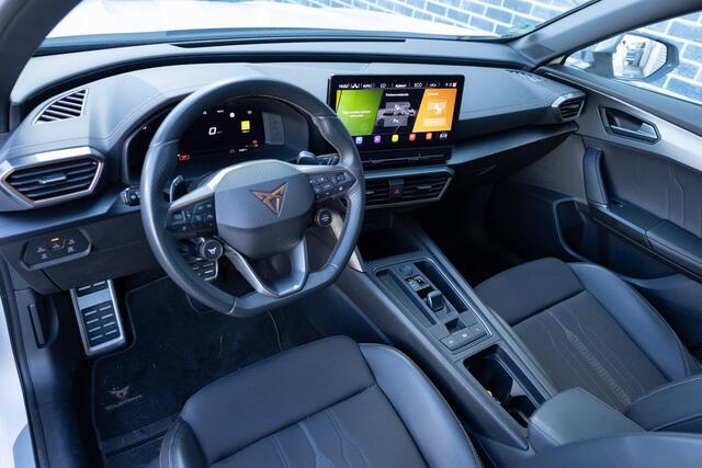 Cupra Formentor 1.4 e-Hybrid VZ Copper Edition | Achteruitrijcamera | Parkeersensoren | Keyless Entry | Elektrische Achterklep | Lichtmetalen Velgen 19 inch | Stoelverwarming | Cruise Control Adaptief | Dodehoekdetectie | Navigatie | Apple Carplay | Android Auto | Plug-in Hybrid (PHEV)