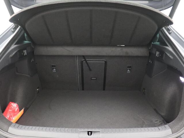 Cupra Formentor 1.4 e-Hybrid VZ Performance 245PK DSG SOH 98,675, 360gr. Camera, Memorystoel, Side Assist, Keyless, 19" LM Velgen, Elektr. Achterklep, Navi