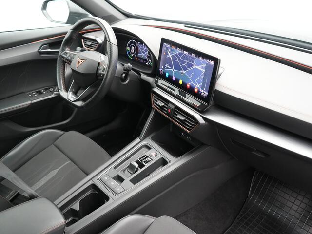 Cupra Formentor 1.4 e-Hybrid VZ Copper Edition PHEV 245pk Dealer O.H | Panodak | Adaptive Cruise | Camera | Sportstoelen & Stuur Verwarmd | Keyless | Blis | Sfeerverlichting | Apple Carplay | DAB | Navigatie | Virtual | 19"L.M | Plug In Hybrid