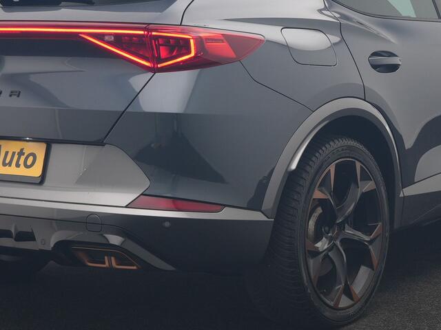 Cupra Formentor 1.4 e-Hybrid VZ Copper Edition PHEV 245pk Dealer O.H | Panodak | Adaptive Cruise | Camera | Sportstoelen & Stuur Verwarmd | Keyless | Blis | Sfeerverlichting | Apple Carplay | DAB | Navigatie | Virtual | 19"L.M | Plug In Hybrid