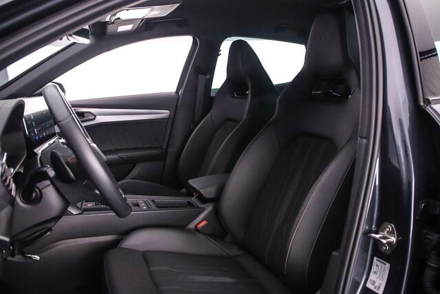 Cupra Formentor 1.4 e-Hybrid VZ Performance 245pk DSG Automaat, Adaptive cruise control, 360 camera, Achterklep elektrisch, Navigatie, App-connect, Matrix LED koplampen, Bestuurdersstoel elektrisch, Parkeersensoren,