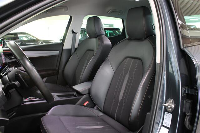 Cupra Formentor 1.4 e-Hybrid Business / Stoel + Stuurverwarming / Sfeerverlichting / Camera /