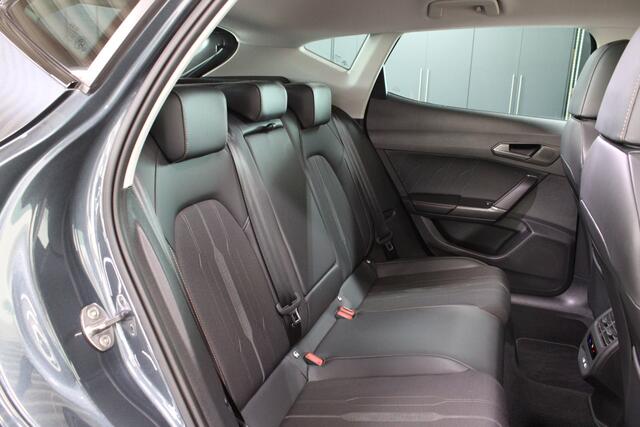 Cupra Formentor 1.4 e-Hybrid Business / Stoel + Stuurverwarming / Sfeerverlichting / Camera /