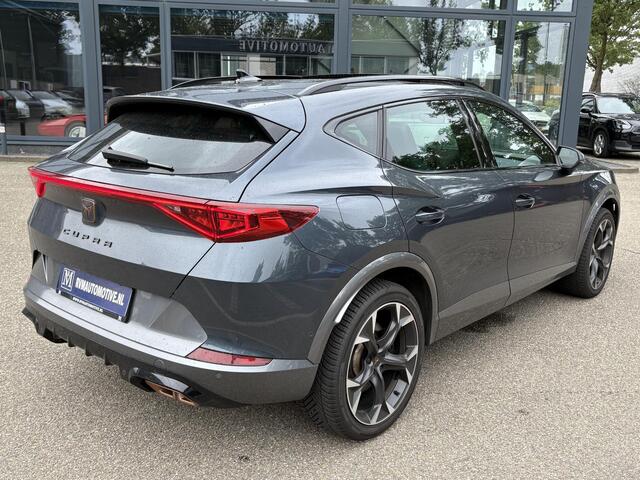 Cupra Formentor 1.4 e-Hybrid VZ Performance VAN: € 32.900,- VOOR: 29.440,- UW HERFSTVOORDEEL: 3.460,- 245 PK | PLUG-IN-HYBRIDE | MEMORY | PANORAMADAK | 360° CAMERA | STOEL- & STUURVERWARMING | DODEHOEK | RIJKLAARPRIJS INCL. 12 MND BOVAG GARANTIE