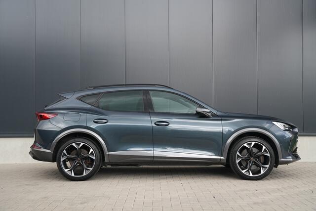 Cupra Formentor 1.4 TSI e-Hybrid VZ - ACC - Stoel-stuurverwarming - Navi - Camera - Matrix LED - Kuipstoelen - Rijklaar
