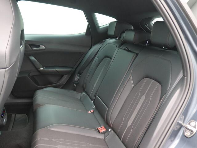 Cupra Formentor 1.4 e-Hybrid VZ Performance 245PK DSG Achteruitrijcamera, Keyless, Side Assist, Stoel-Stuurverwarming, 19" LM Velgen, Navi