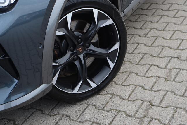 Cupra Formentor 1.4 e-Hybrid VZ Performance | ACC | Camera | 19 Inch |