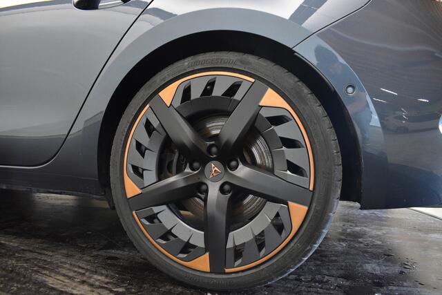 Cupra Leon 2415PK VZ Black Edition Camera 19Inch Virtual
