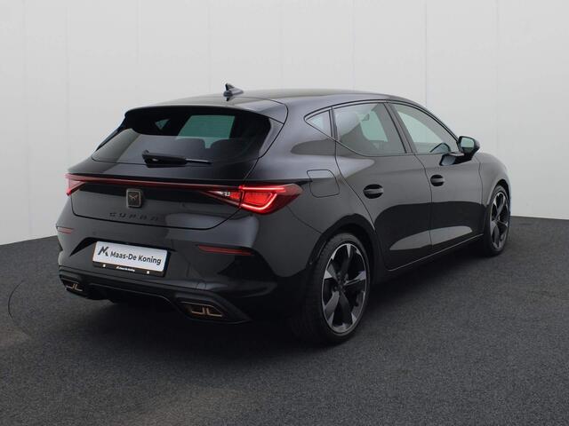 Cupra Leon 1.4e-Hybrid 150kW/204PK DSG · Navigatie · Stoel-& stuurverwarming · Parkeersensoren + Camera