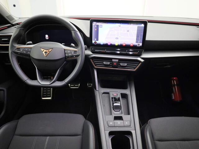 Cupra Leon 1.4e-Hybrid 150kW/204PK DSG · Navigatie · Stoel-& stuurverwarming · Parkeersensoren + Camera