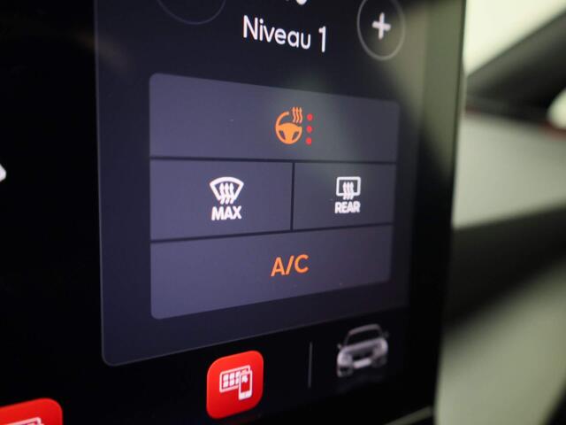 Cupra Leon 1.4e-Hybrid 150kW/204PK DSG · Navigatie · Stoel-& stuurverwarming · Parkeersensoren + Camera