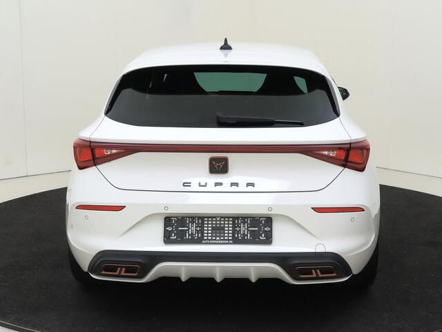 Cupra Leon 1.4 e-Hybrid VZ Performance | Cupra mode | Stoel- en stuurwielverwarming | Navigatie | Dodehoek detectie | Keyless | Sfeerverlichting | Elektrisch inklapbare buitenspiegels |