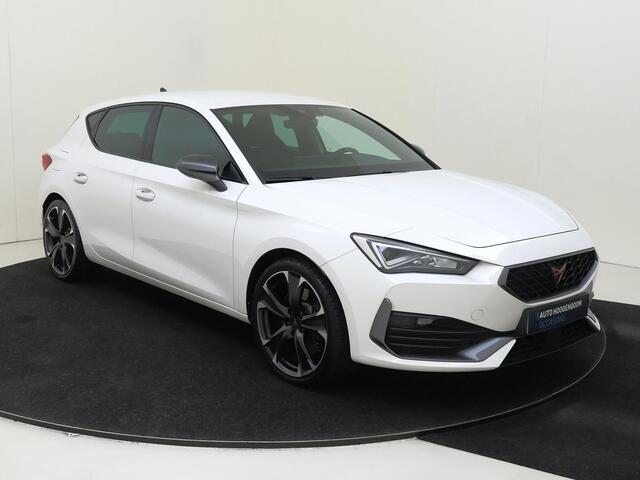 Cupra Leon 1.4 e-Hybrid VZ Performance | Cupra mode | Stoel- en stuurwielverwarming | Navigatie | Dodehoek detectie | Keyless | Sfeerverlichting | Elektrisch inklapbare buitenspiegels |