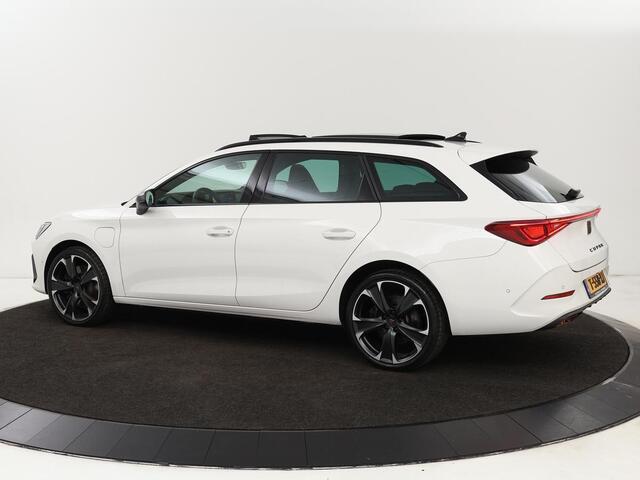 Cupra Leon 1.4 e-Hybrid VZ Business Panoramadak | LED | CarPlay | Sfeerverlichting | Stuur- en stoelverwarming | Camera | Adaptive Cruise | Dodehoek Detectie | LMV
