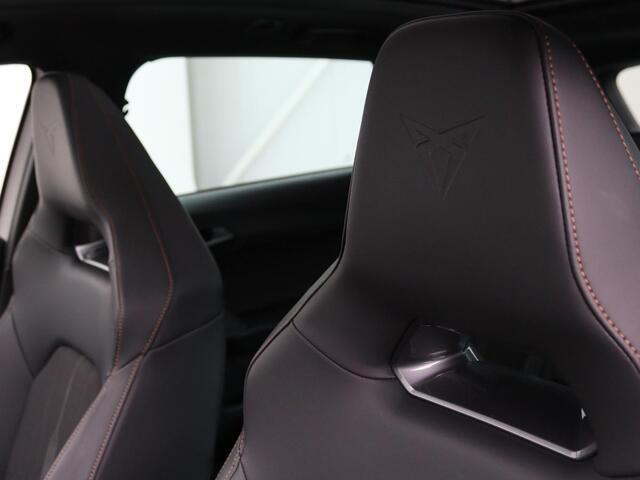 Cupra Leon 1.4 e-Hybrid VZ Business Panoramadak | LED | CarPlay | Sfeerverlichting | Stuur- en stoelverwarming | Camera | Adaptive Cruise | Dodehoek Detectie | LMV