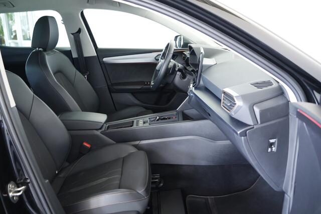 Cupra Leon 1.5 eTSI / LED / Navi / CarPlay / ACC