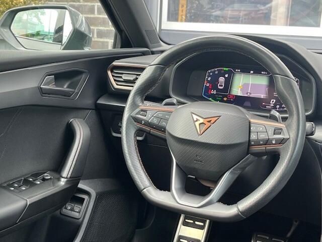 Cupra Leon SPORTSTOURER 1.4 E-HYBRID VZ 245PK ADAPTIVE - CAMERA - STUURVERW. - 19 INCH