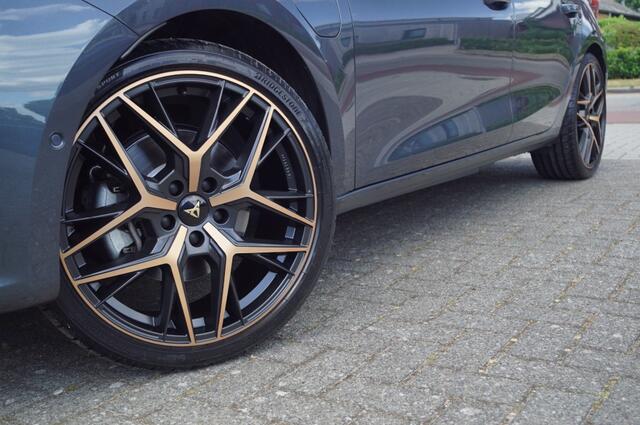 Cupra Leon 1.4 e-Hybrid TSI 204PK ACC/Navi/Camera/DCC/Virtual/Keyless/19inch