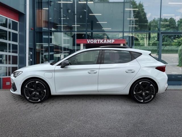 Cupra Leon 1.4 TSI DSG VZ E-HYBRID PANO-DAK/CAMERA/MEMORY/NAVI/ACC/STOELVERW