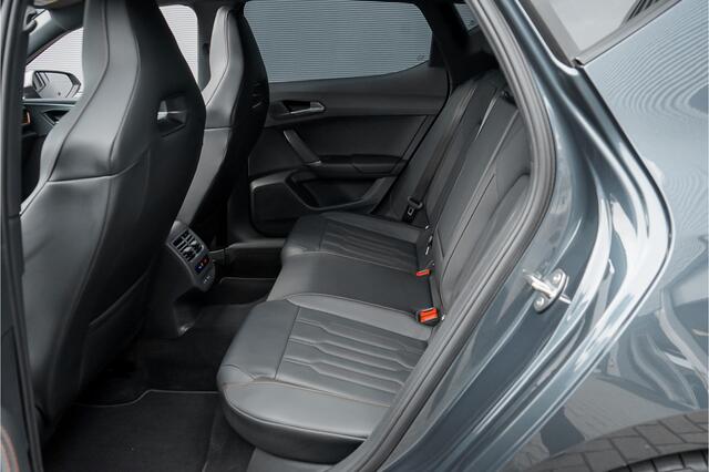 Cupra Leon CUPRA 2.0 TSI 301PK Pano Leder Beats CarPlay Camera