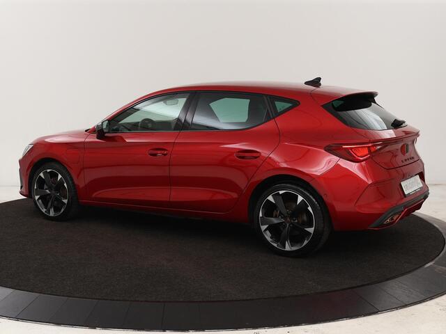 Cupra Leon 1.4 e-Hybrid | Stoel & stuurverwarming | Carplay | Camera | Adaptive cruise | Sfeerverlichting | Navigatie | Park Assist | Keyless | Full LED | PHEV