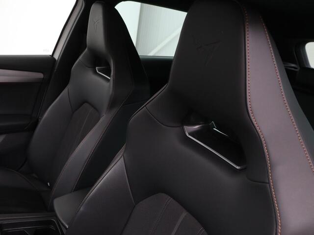 Cupra Leon 1.4 e-Hybrid | Camera | Adaptive cruise | Stuurverwarming | Navigatie | Sfeerverlichting | Keyless | Full LED | PHEV