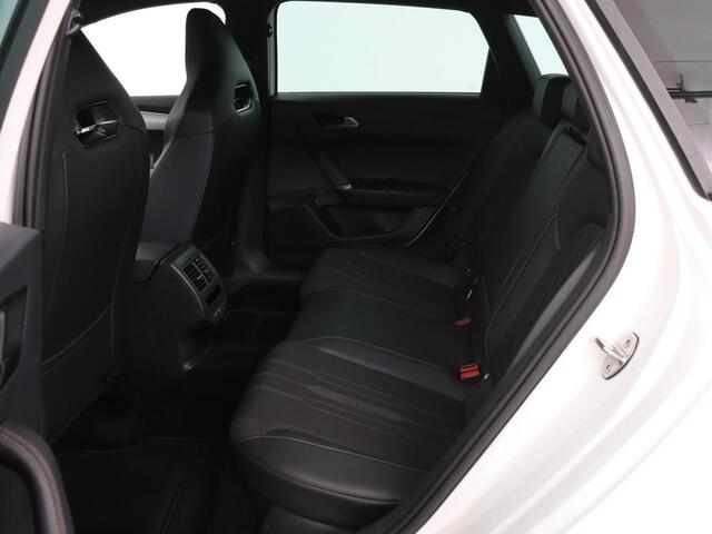 Cupra Leon 1.4 e-Hybrid | Camera | Adaptive cruise | Stuurverwarming | Navigatie | Sfeerverlichting | Keyless | Full LED | PHEV