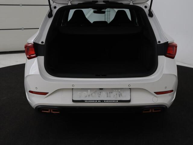 Cupra Leon 1.4 e-Hybrid | Camera | Adaptive cruise | Stuurverwarming | Navigatie | Sfeerverlichting | Keyless | Full LED | PHEV