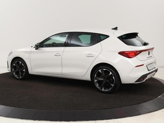 Cupra Leon 1.4 e-Hybrid | Stoel & stuurverwarming | Camera | Adaptive cruise | Carplay | Navigatie | Sfeerverlichting | Keyless | Full LED | Sportstoelen | PHEV