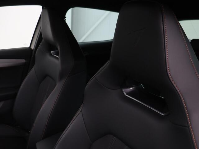 Cupra Leon 1.4 e-Hybrid | Stoel & stuurverwarming | Camera | Adaptive cruise | Carplay | Navigatie | Sfeerverlichting | Keyless | Full LED | Sportstoelen | PHEV
