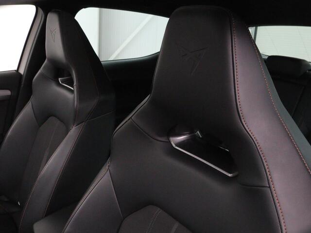 Cupra Leon 1.4 e-Hybrid VZ Performance | Panoramadak | Stoel & stuurverwarming | Adaptive cruise | Camera | Carplay | Navigatie | Sfeerverlichting | Keyless | Full LED | PHEV