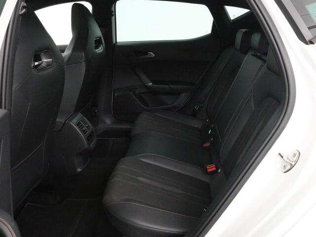 Cupra Leon 1.4 e-Hybrid VZ Performance | Panoramadak | Stoel & stuurverwarming | Adaptive cruise | Camera | Carplay | Navigatie | Sfeerverlichting | Keyless | Full LED | PHEV