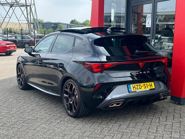 Cupra Leon 1.5 TSI 272pk e-Hybrid VZ Performance / Pano / Sennheiser audio / Side skirts /