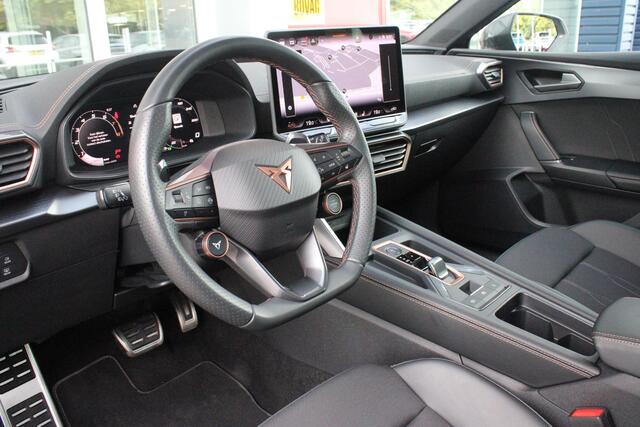 Cupra Leon 1.5 eTSI 150PK BUSINESS EDITION | NIEUW MODEL! | LED MATRIX KOPLAMPEN | DRAADLOZE APPLE CARPLAY/ANDROID AUTO | NAVIGATIE | ACHTERUITRIJ CAMERA | 18" LICHTMETALEN VELGEN "GARBI" | DRAADLOZE TELEFOONLADER | STOEL/STUUR VERWARMING | 12,9" INFORTAINMENT SYST