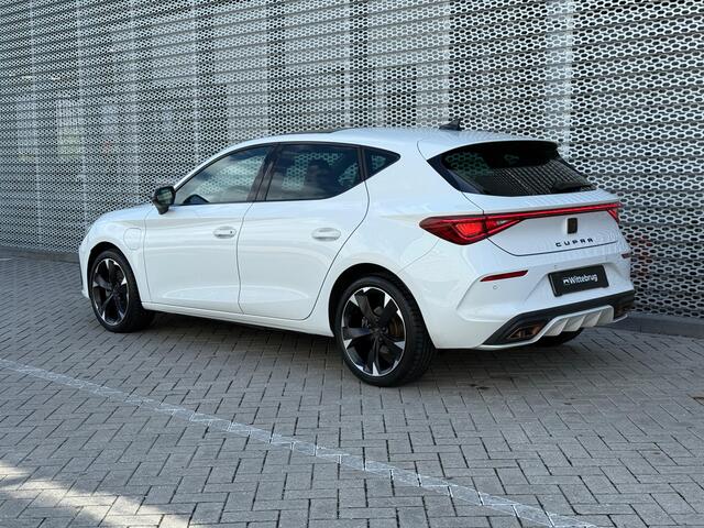 Cupra Leon 1.4 e-Hybrid 204PK Performance / Panoramadak / Kuipstoelen / Digitale Cockpit / Parkeersensoren Achter / Dodehoek Sensor / Stuurverwarming